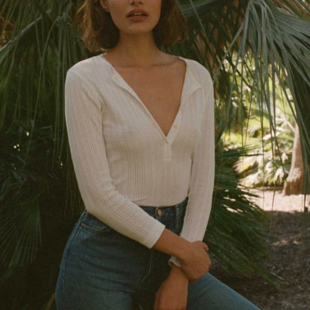 [NWT] DOEN Paola Tee, Salt w/ Rainbow trim, Size S